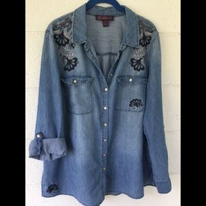Super nice! Embroidered denim shirt